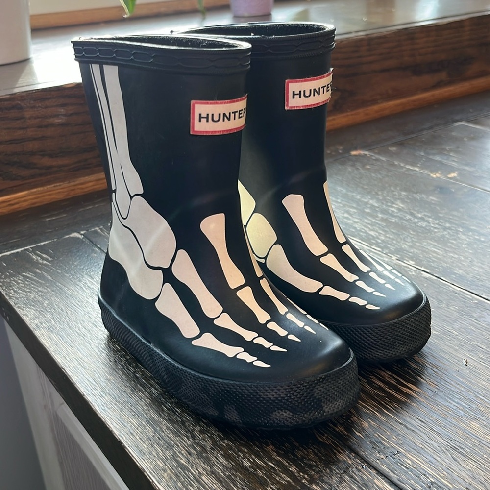 KIDS HUNTER Size 6 Skeleton 💀 Rain Boots